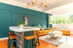 Secure and Modern 2Bed Apartment in Cape Towns Charming Rondebosch